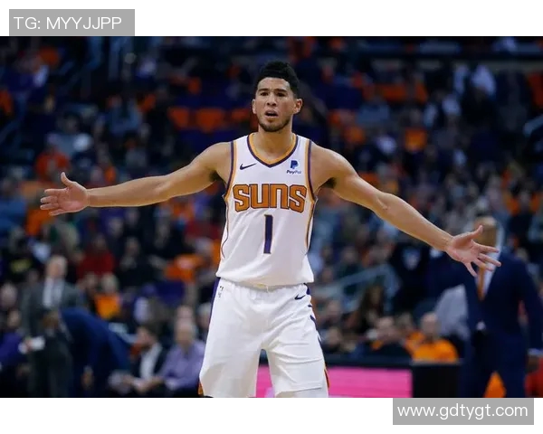 太阳队德文·布克准三双力克快船，送对手四连败